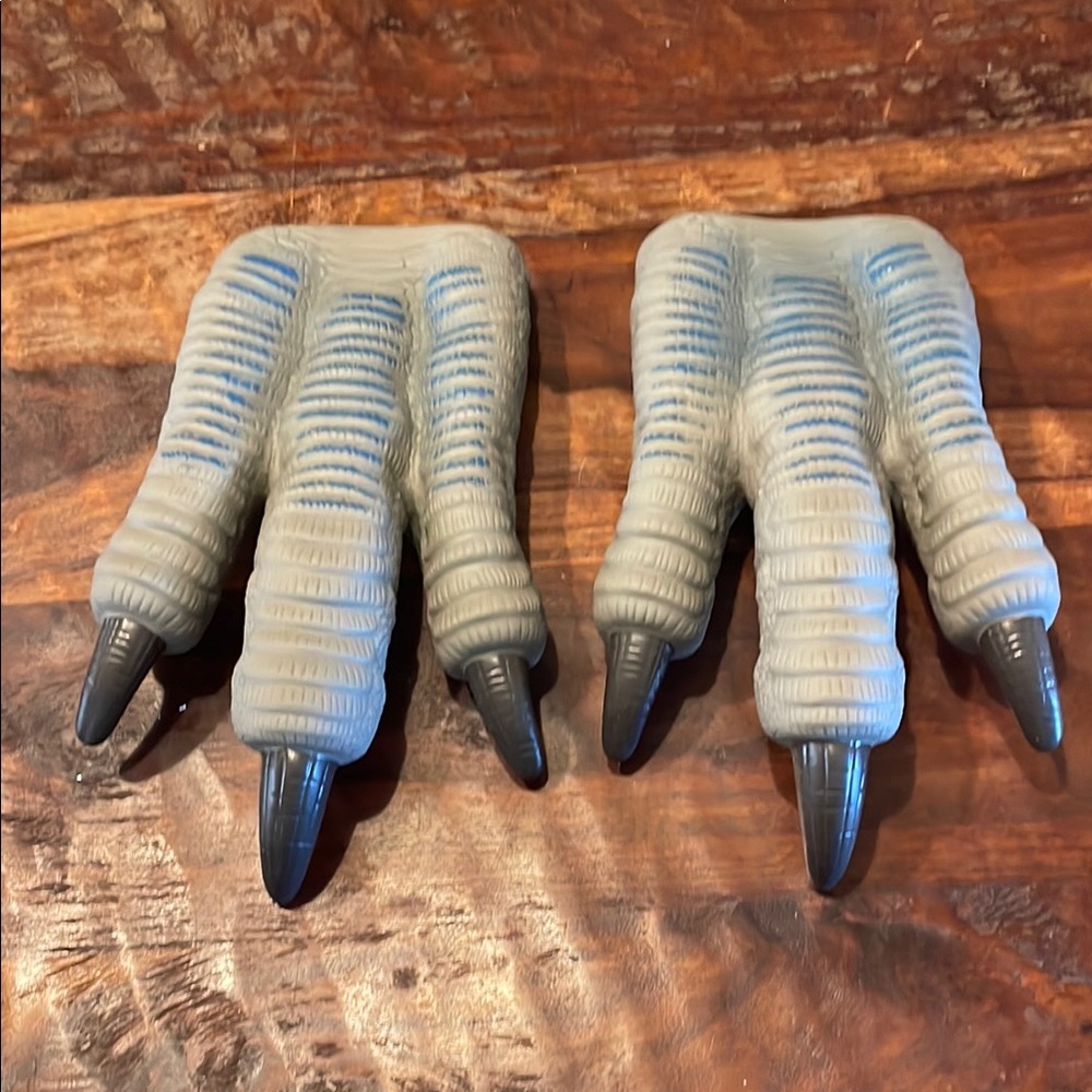 Gray Dinosaur Claw Gloves